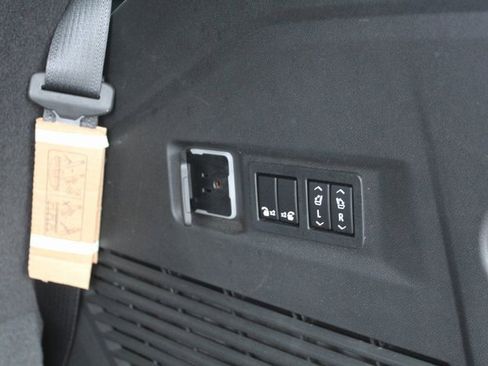 Used 2022 GMC Yukon Denali w/ Denali Ultimate Package image 6