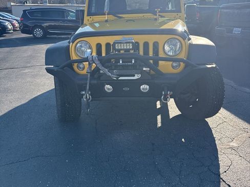 Used 2015 Jeep Wrangler Unlimited Sport w/ Max Tow Package image 2