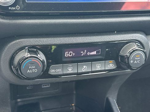 Certified 2023 Nissan Kicks SR FWD image 20