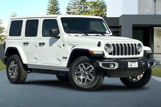 Used 2025 Jeep Wrangler Unlimited Sahara AWD/4WD image 2