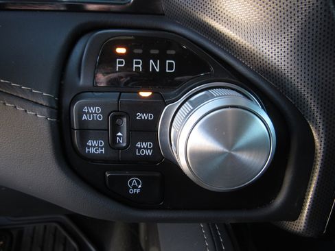 Used 2024 RAM 1500 Limited w/ Body Color Bumper Group image 19