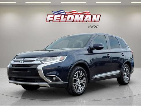 Used 2017 Mitsubishi Outlander SE AWD/4WD image 1