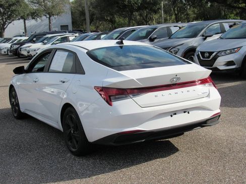Used 2023 Hyundai Elantra Blue image 6