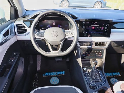 New 2025 Volkswagen Taos SE image 16