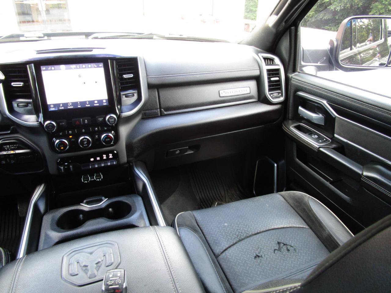 Used 2022 RAM 2500 Laramie w/ Night Edition AWD/4WD image 9