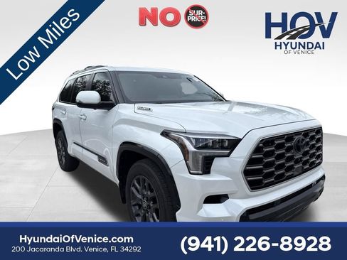 Used 2025 Toyota Sequoia Platinum AWD/4WD image 1
