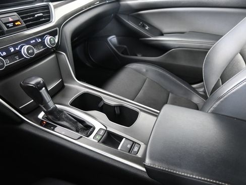 Used 2018 Honda Accord Sport image 38