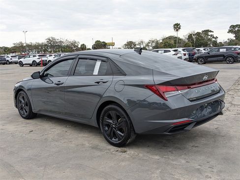 Used 2023 Hyundai Elantra SEL image 7