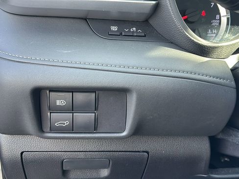 Used 2020 Toyota Highlander LE image 15