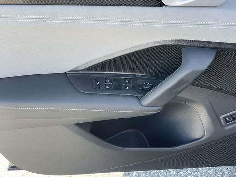 New 2026 Volkswagen Tiguan SE R-Line FWD image 16