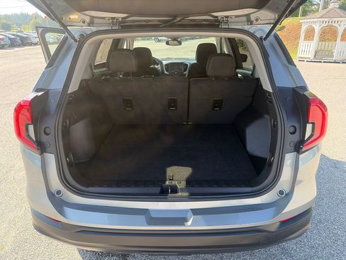 Used 2024 GMC Terrain SLE AWD/4WD image 22