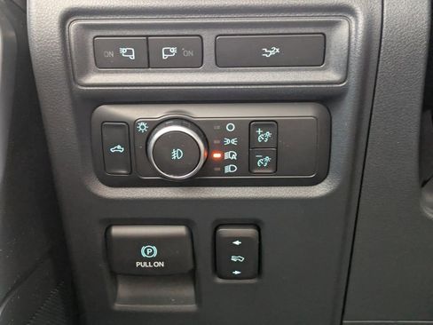 Used 2022 Ford F150 Lariat w/ Tow Technology Package image 27