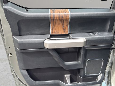 Used 2019 Ford F150 Lariat w/ Equipment Group 502A Luxury AWD/4WD image 16