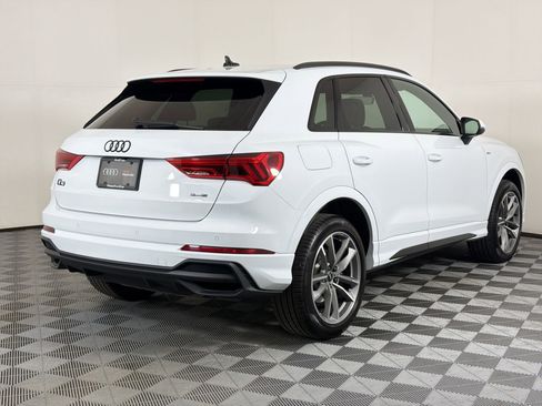 Certified 2025 Audi Q3 2.0T Premium w/ Convenience Package AWD/4WD image 9