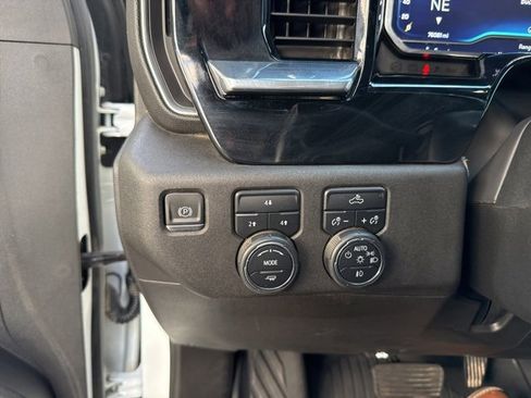 Used 2024 Chevrolet Silverado 2500 LT image 28