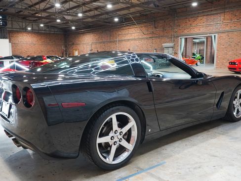 Used 2007 Chevrolet Corvette Coupe w/ Preferred Equipment Group RWD image 35