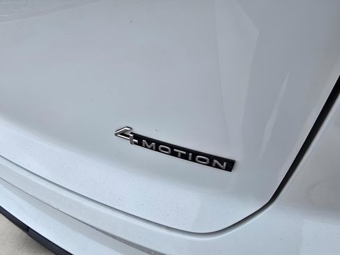 Used 2024 Volkswagen Atlas Cross Sport SE image 10