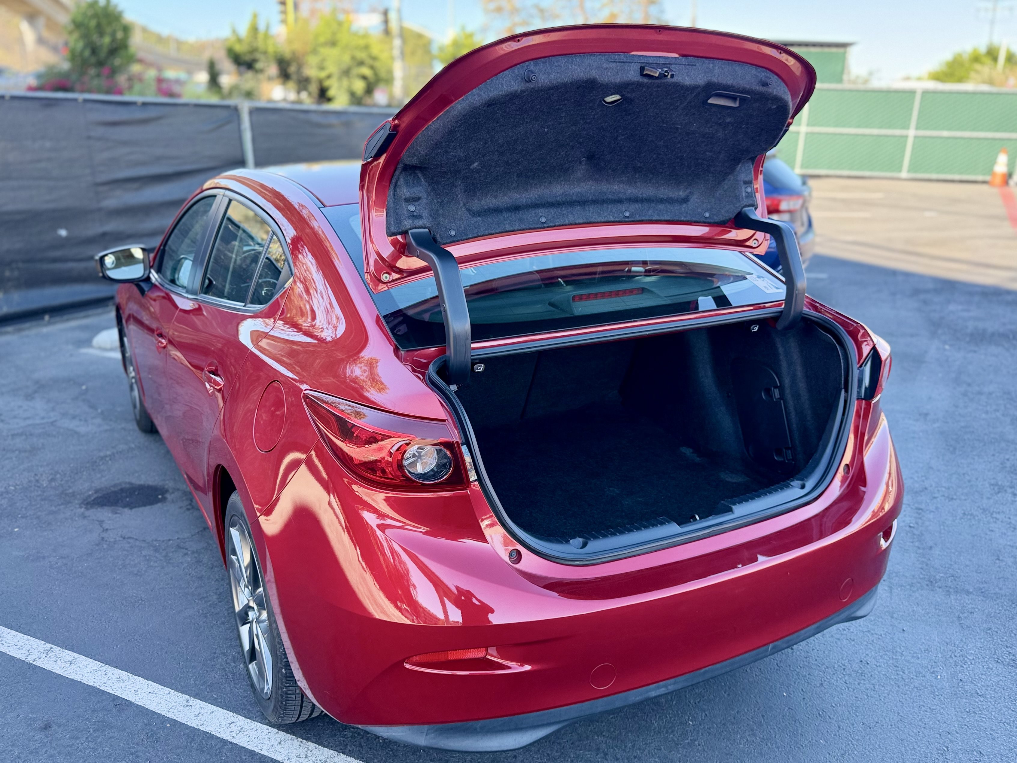Used 2018 MAZDA MAZDA3 Touring FWD image 10