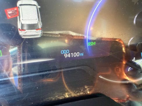 Used 2022 Toyota RAV4 Limited w/ Limited Grade Weather Package AWD/4WD image 17