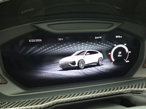 Used 2025 Lamborghini Urus SE AWD/4WD image 30