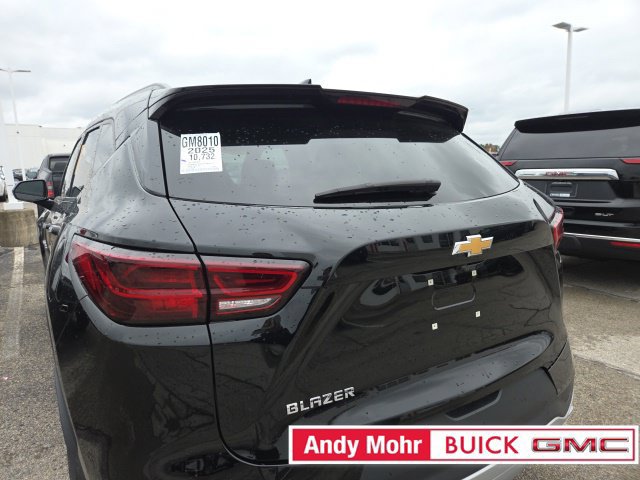 Used 2025 Chevrolet Blazer LT w/ Convenience Package FWD image 5