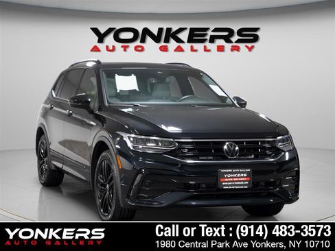 Used 2022 Volkswagen Tiguan SE R-Line image 13