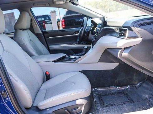 Used 2023 Toyota Camry XSE image 12