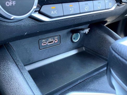 Used 2025 Nissan Altima 2.5 SV FWD image 32