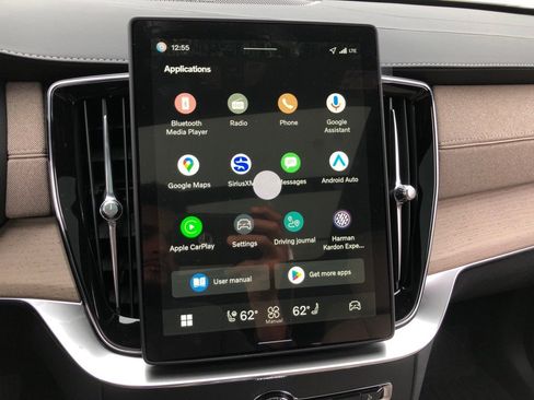 New 2026 Volvo XC90 B6 Plus w/ Protection Package Premier image 24