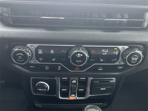 Used 2024 Jeep Gladiator Sport image 10