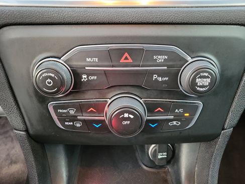 Used 2018 Dodge Charger SXT w/ Blacktop Package image 14