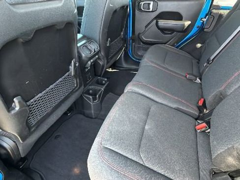 Used 2025 Jeep Wrangler Unlimited Rubicon AWD/4WD image 24