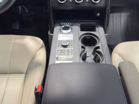 Used 2017 Land Rover Discovery SE AWD/4WD image 19