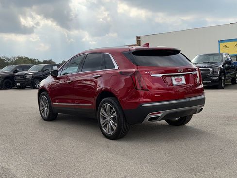 Used 2022 Cadillac XT5 Premium Luxury w/ Technology Package AWD/4WD image 6