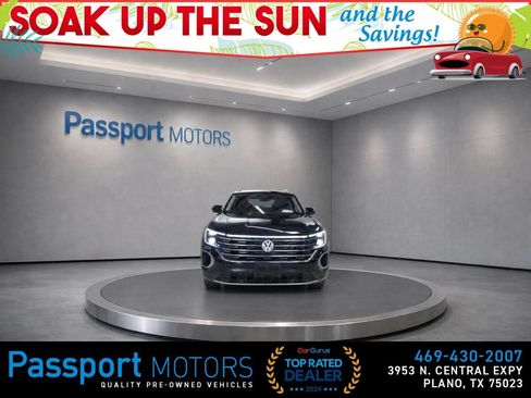 Used 2025 Volkswagen Atlas SEL AWD/4WD image 2