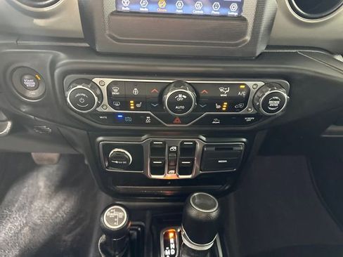 Used 2023 Jeep Wrangler Unlimited w/ Cold Weather Group AWD/4WD image 23