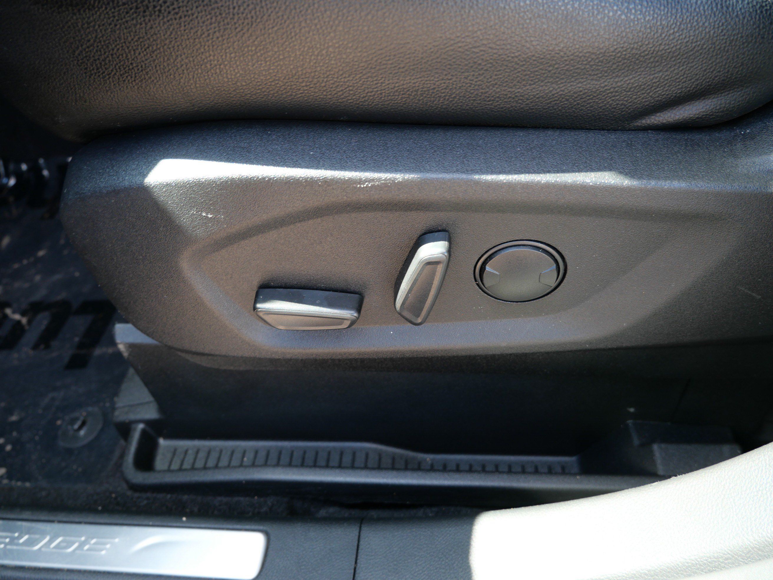 Certified 2024 Ford Edge Titanium AWD/4WD image 19