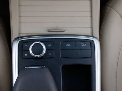 Used 2016 Mercedes-Benz GL 450 4MATIC image 41