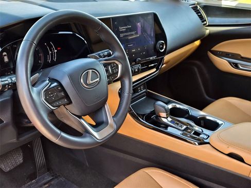 Used 2024 Lexus NX 250 FWD image 19