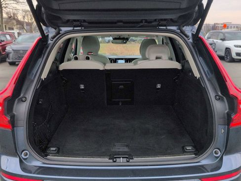 Used 2021 Volvo XC60 T5 Momentum w/ Advanced Package image 35