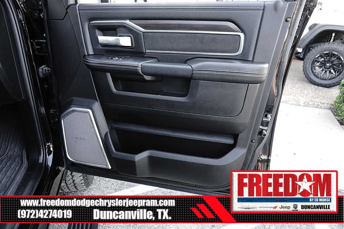 Used 2025 RAM 2500 Laramie AWD/4WD image 39