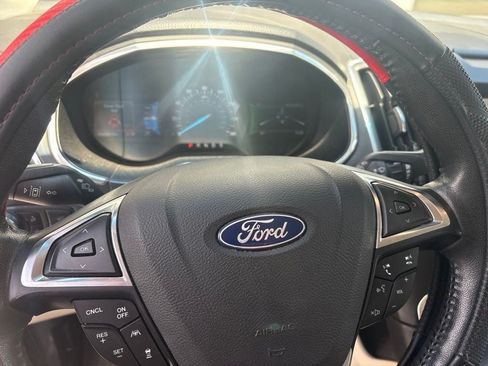 Used 2019 Ford Edge Titanium w/ Equipment Group 301A FWD image 10