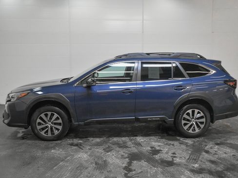 Used 2024 Subaru Outback Premium image 4