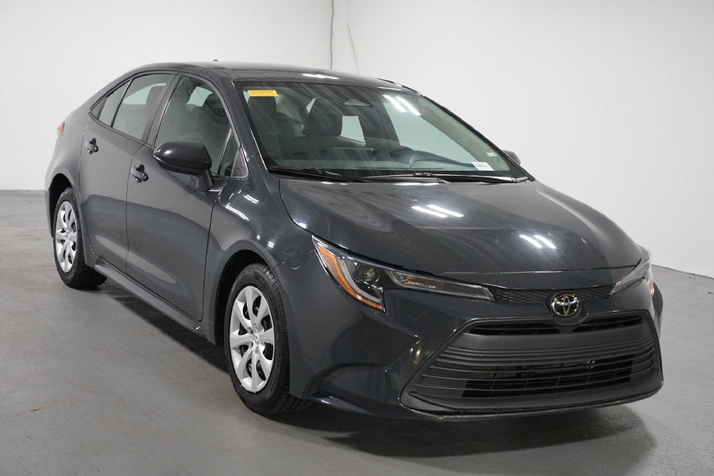 Certified 2024 Toyota Corolla LE FWD image 3