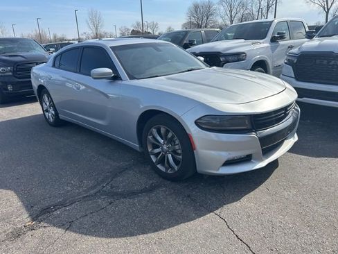 Used 2022 Dodge Charger SXT w/ Cold Weather Package image 5