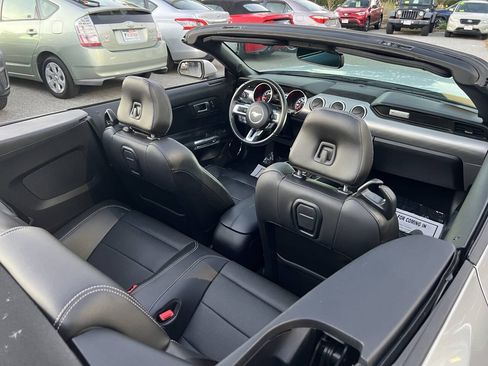 Used 2018 Ford Mustang GT Premium RWD image 29