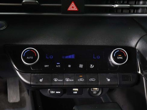 Used 2022 Hyundai Elantra SEL w/ Convenience Package FWD image 42