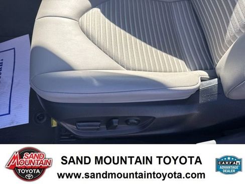 Used 2023 Toyota Camry SE image 15