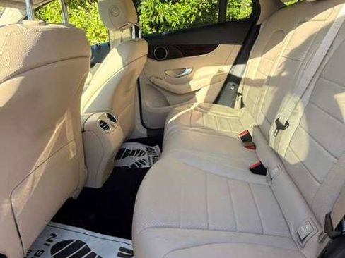 Used 2017 Mercedes-Benz GLC 300 4MATIC Coupe image 15
