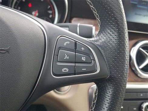 Used 2020 Mercedes-Benz GLA 250 4MATIC image 23